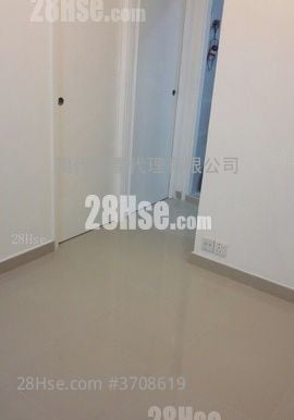 Shun King Building Sell 2 Bedrooms 253 ft²