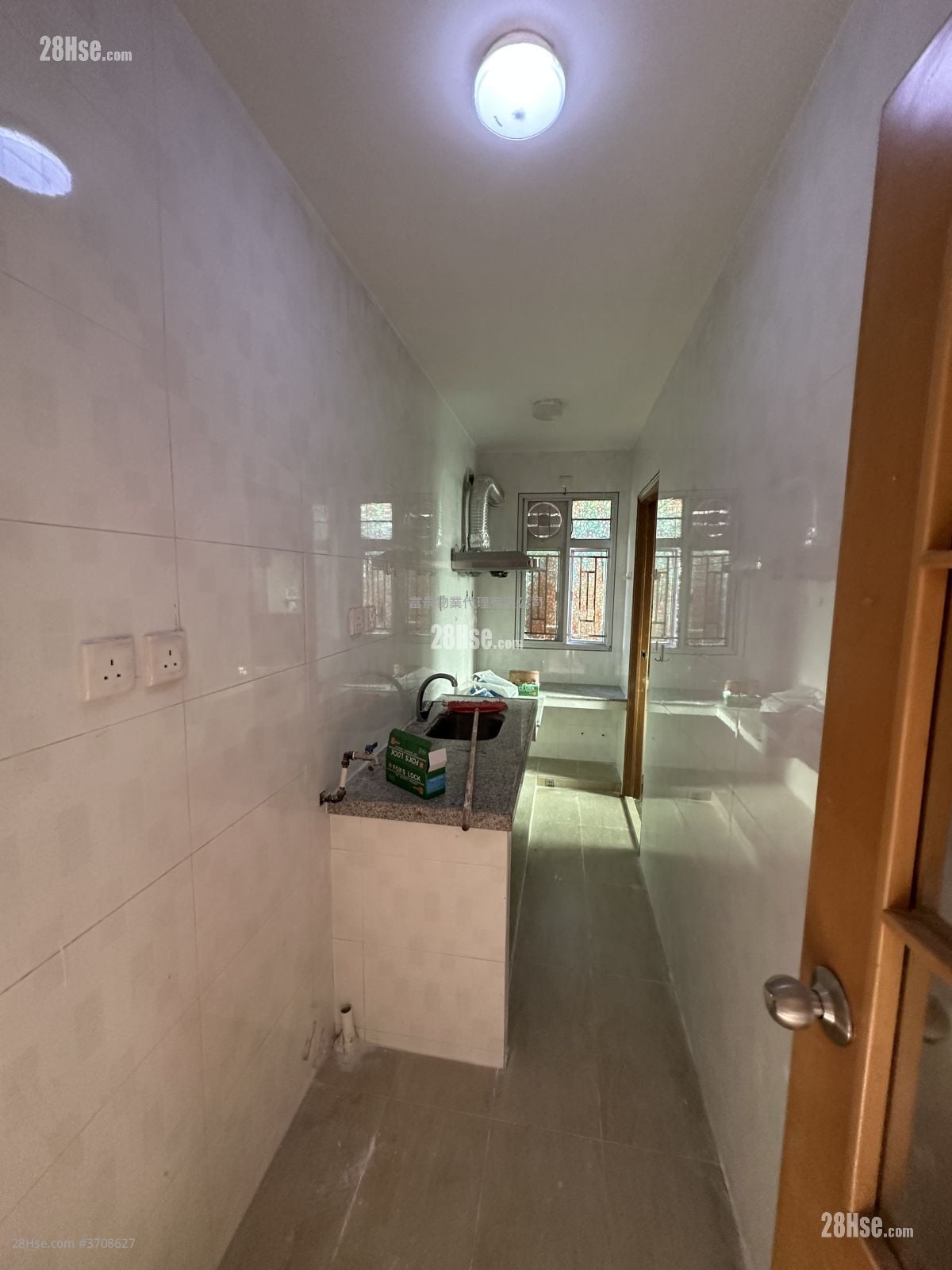 紫田村 租盘 1 房 , 1 浴室 350 平方尺