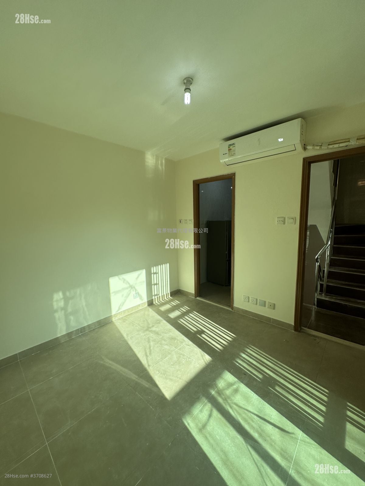 紫田村 租盘 1 房 , 1 浴室 350 平方尺