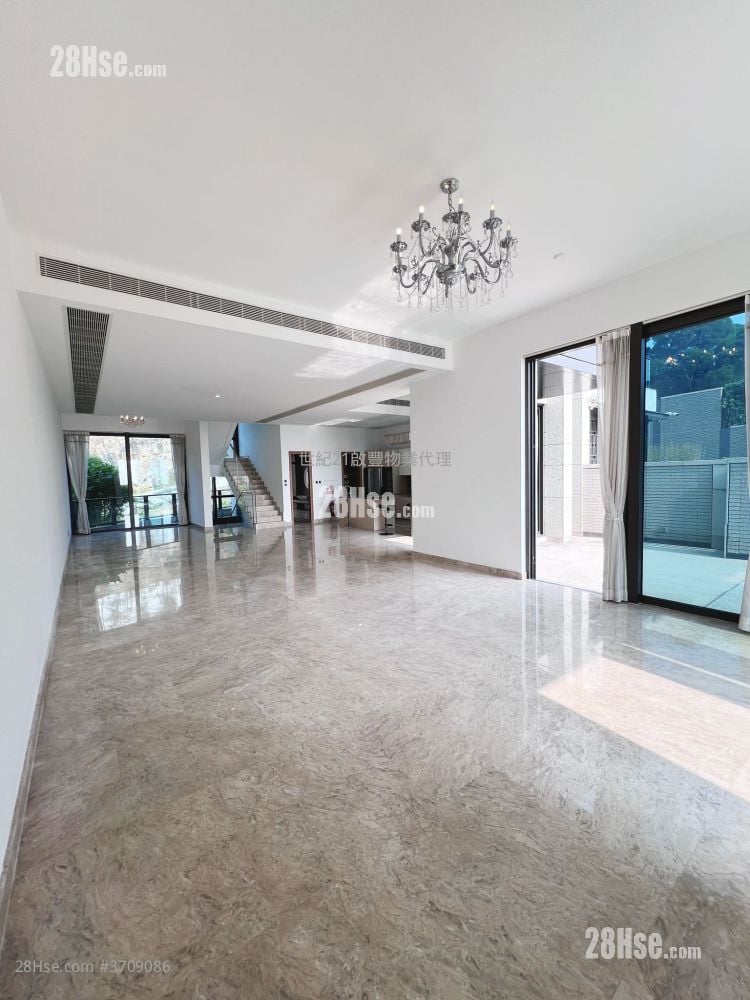 Peak Castle Sell 4 Bedrooms 3,374 ft²