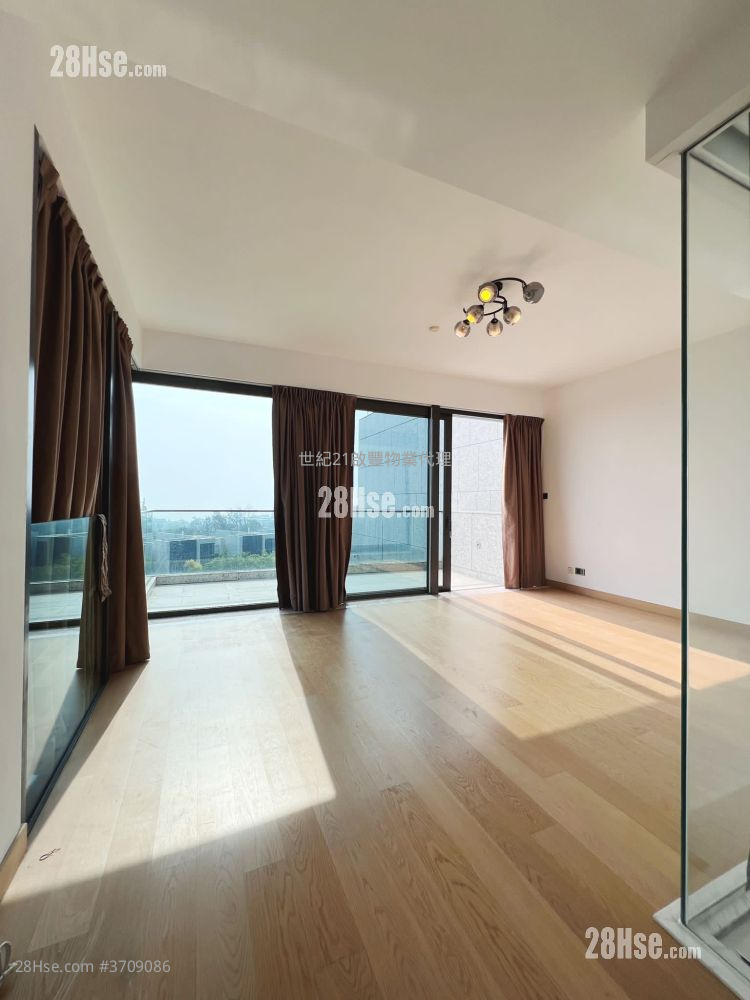 Peak Castle Sell 4 Bedrooms 3,374 ft²