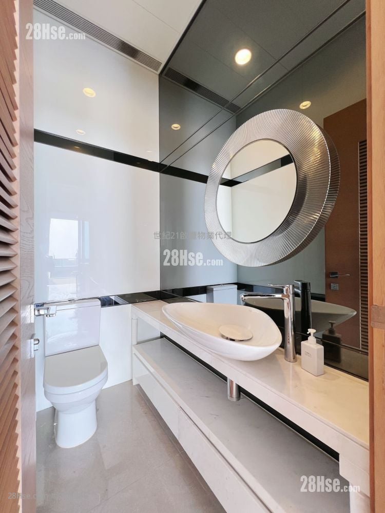 Peak Castle Sell 4 Bedrooms 3,374 ft²