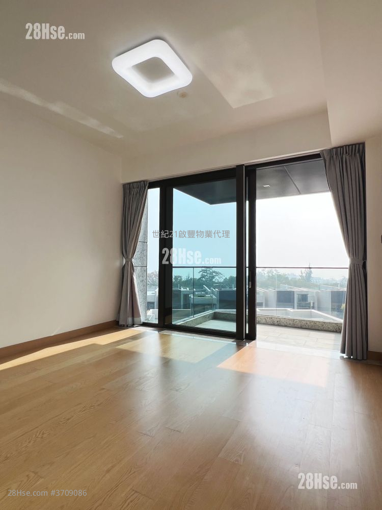 Peak Castle Sell 4 Bedrooms 3,374 ft²