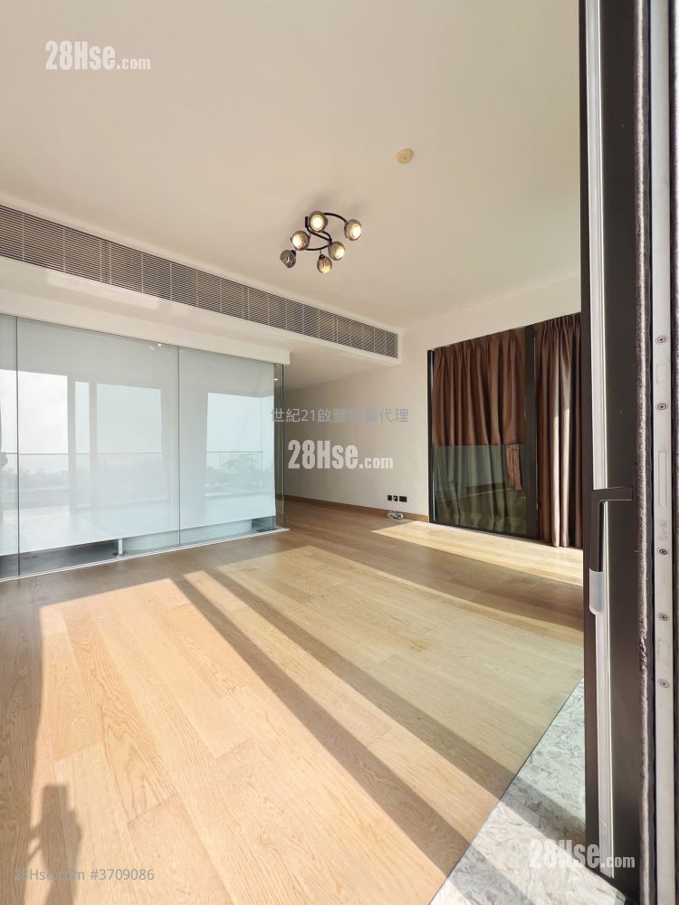 Peak Castle Sell 4 Bedrooms 3,374 ft²