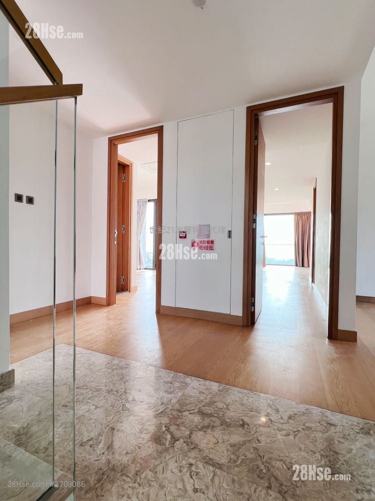 Peak Castle Sell 4 Bedrooms 3,374 ft²