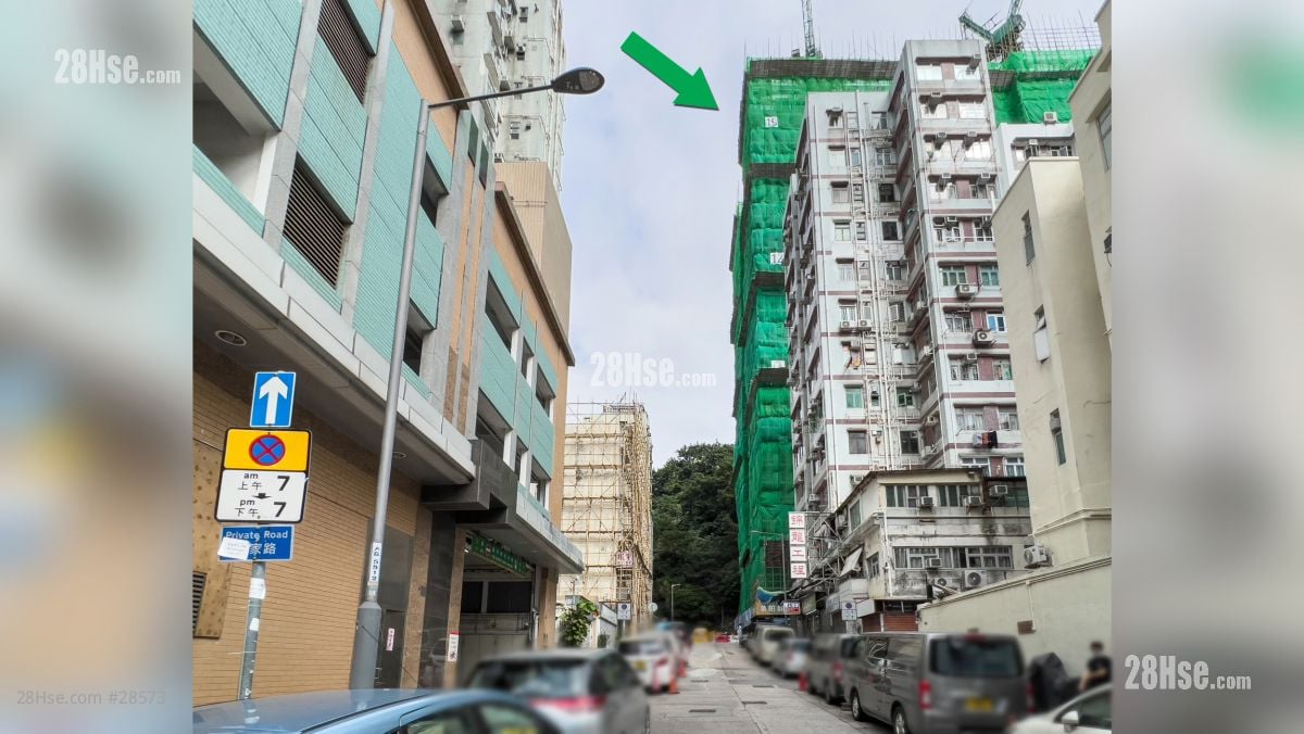 曉柏峰 周邊環境: 項目 (綠色箭嘴部分) 附近的黃竹街