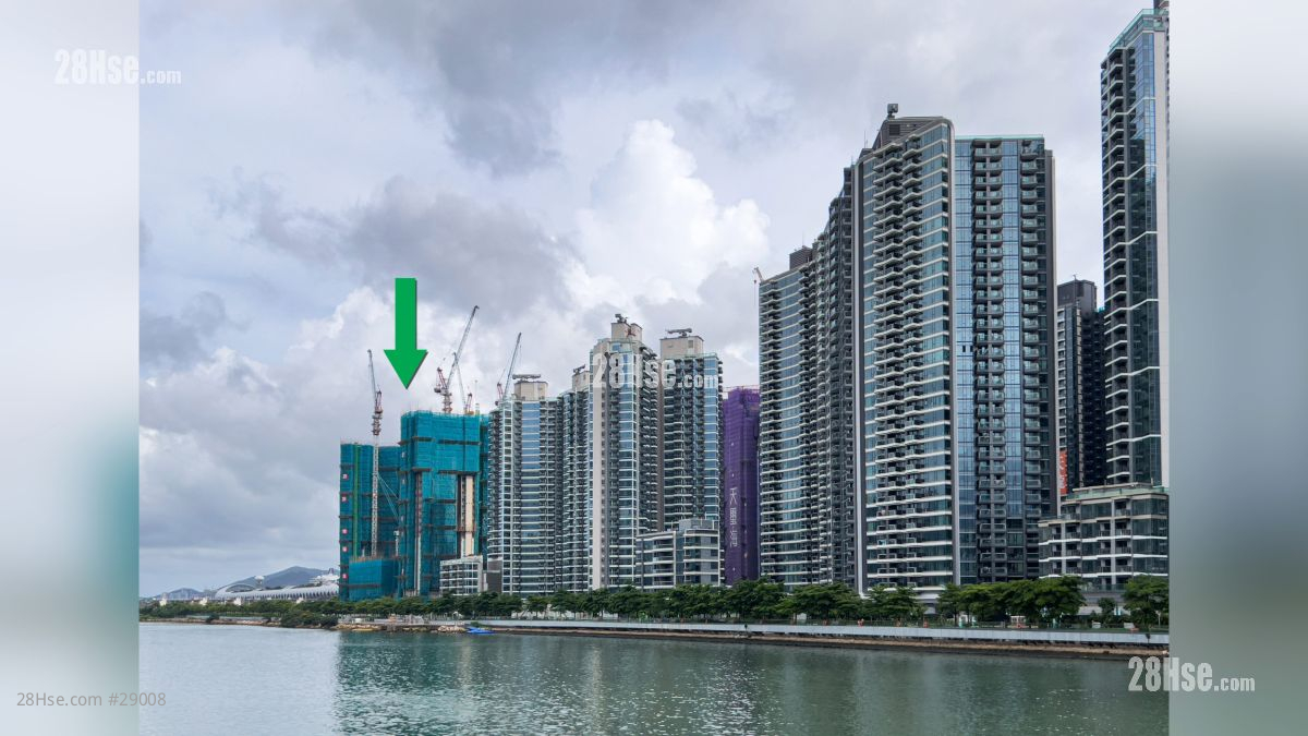 2 Shing King Street Environment: 從啟德橋觀看項目 (綠色箭嘴部分) 附近有其他項目 (Miami Quay, 天璽海, 維港1號, 澐璟),