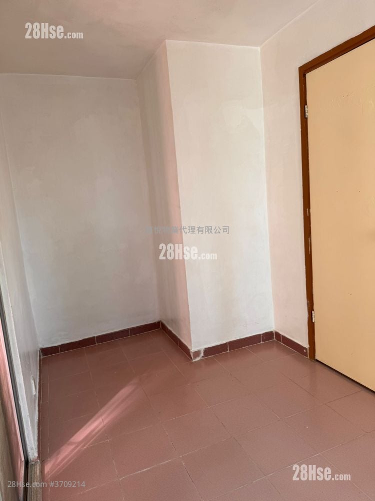 村屋 租盘 1 房 , 1 浴室 350 平方尺