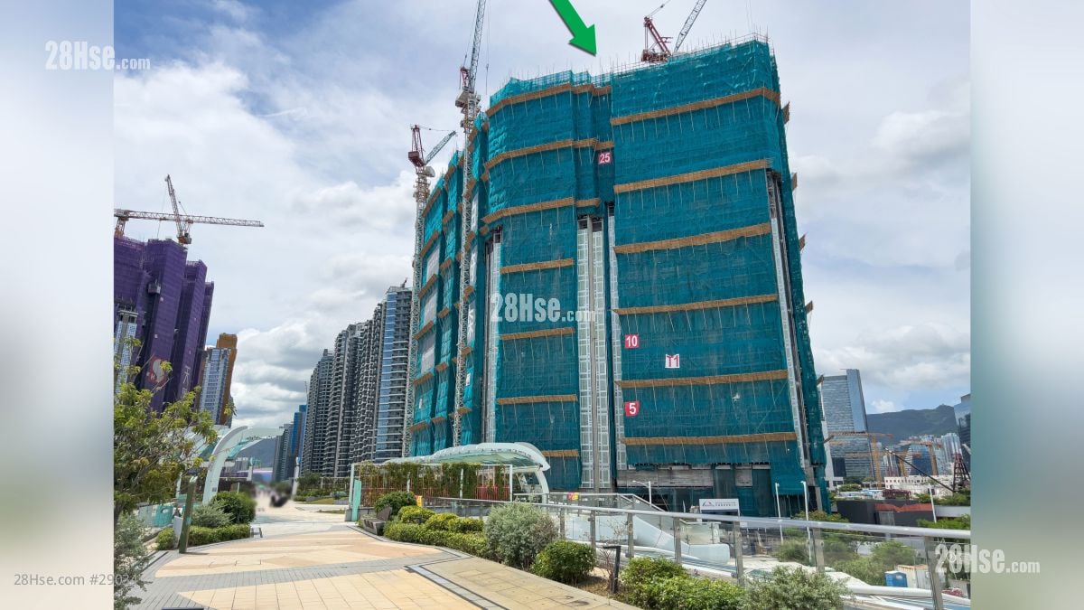 2 Shing King Street Environment: 項目旁邊的啟德空中花園, 項目位於綠色箭嘴部分