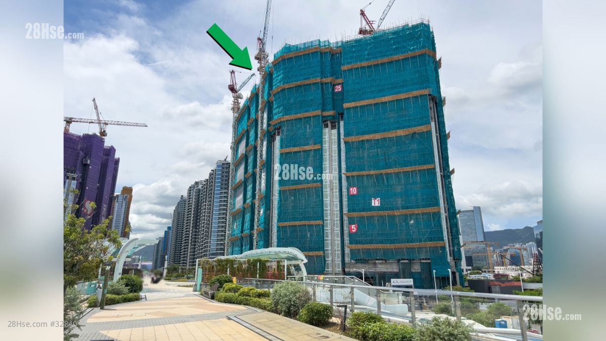 柏蔚森 II 周邊環境: 項目旁邊的啟德空中花園, 項目位於綠色箭嘴部分