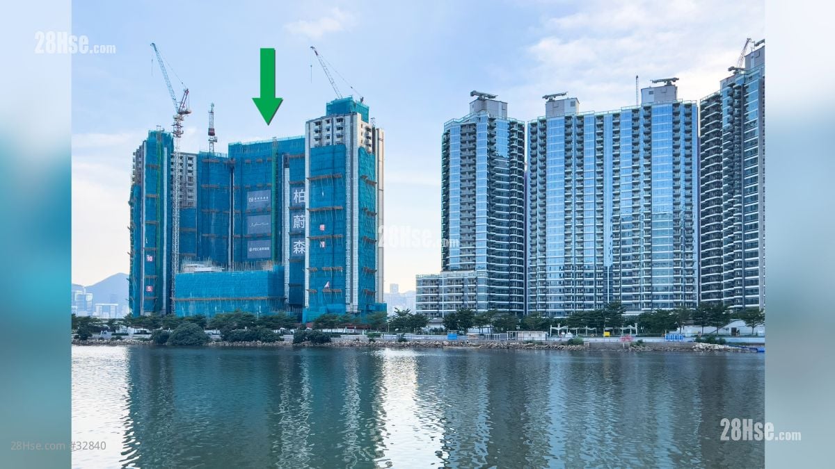 柏蔚森 II 周邊環境: 項目 (綠色箭嘴部分) 附近有其他項目 (Miami Quay, 天璽海, 維港1號, 澐璟)