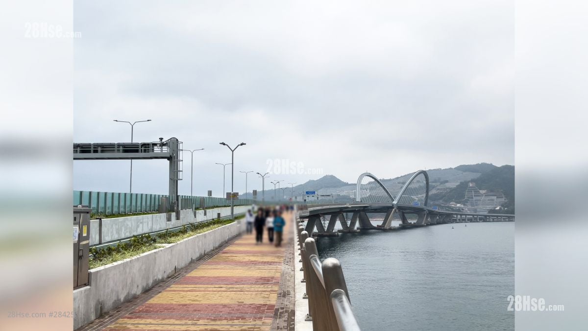 凱柏峰 III 設施: 項目附近設有將軍澳跨海大橋單車徑