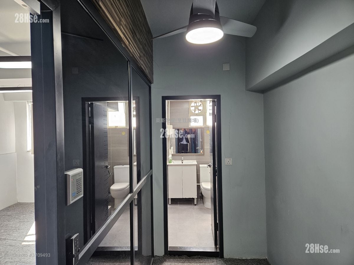 榮興工業大廈 租盤 2 房 , 1 廁所 592 平方呎