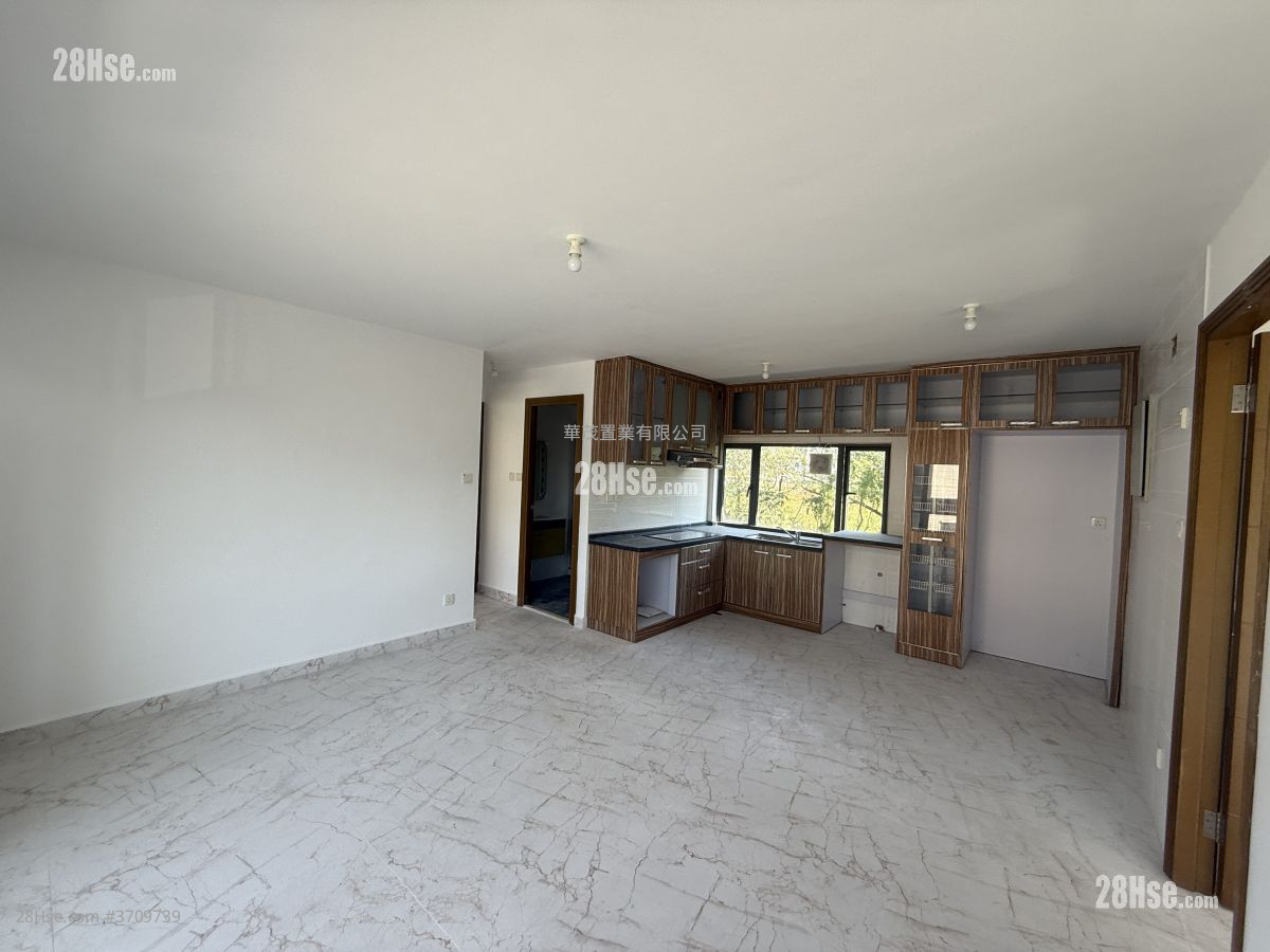 村屋 租盤 3 房 , 1 浴室 630 平方呎