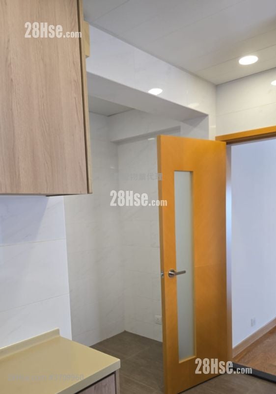 kitchen: The Dahfuldy Rental 3 Bedrooms , 2 Bathrooms 1,514 ft²