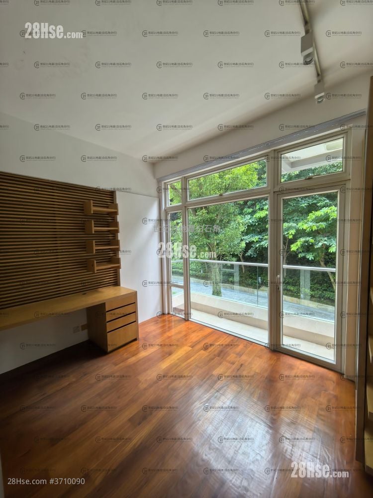 L'utopie Rental 4 Bedrooms , 3 Bathrooms 1,566 ft²