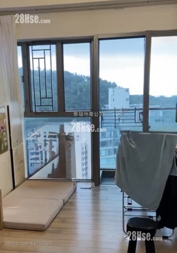 The Spectacle Sell 3 Bedrooms , 2 Bathrooms 736 ft²