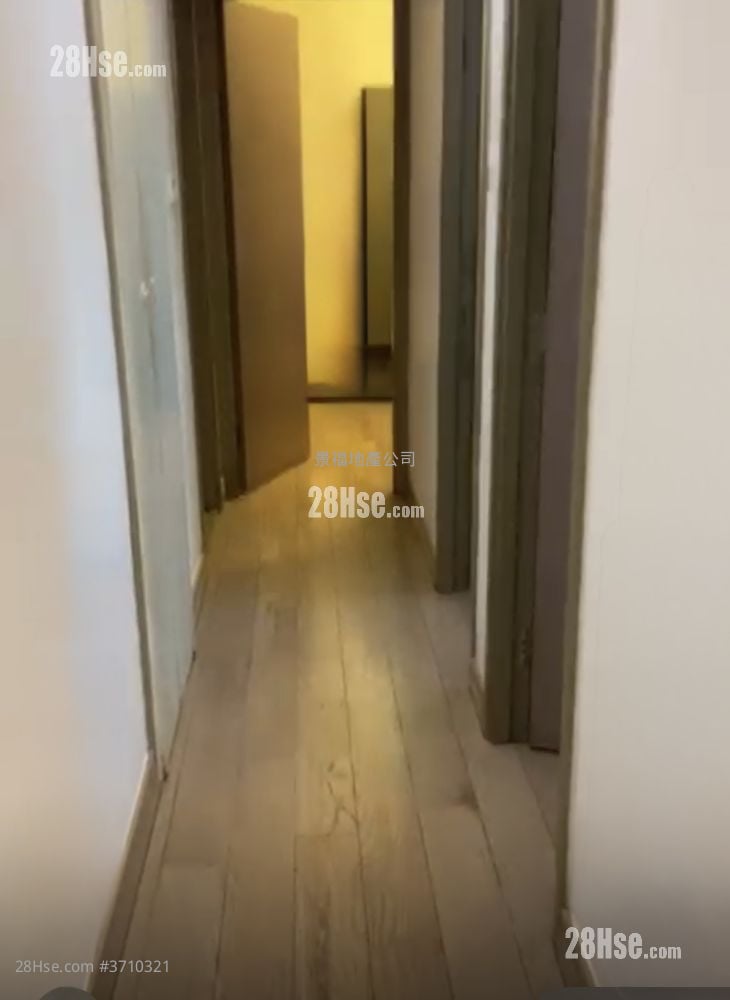 The Spectacle Sell 3 Bedrooms , 2 Bathrooms 736 ft²