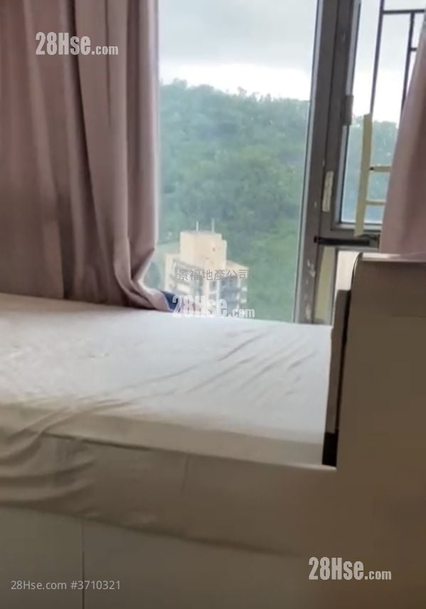 The Spectacle Sell 3 Bedrooms , 2 Bathrooms 736 ft²