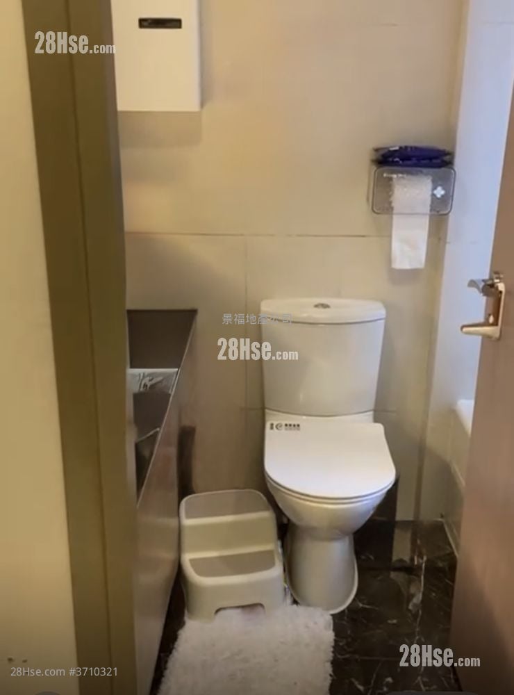 The Spectacle Sell 3 Bedrooms , 2 Bathrooms 736 ft²