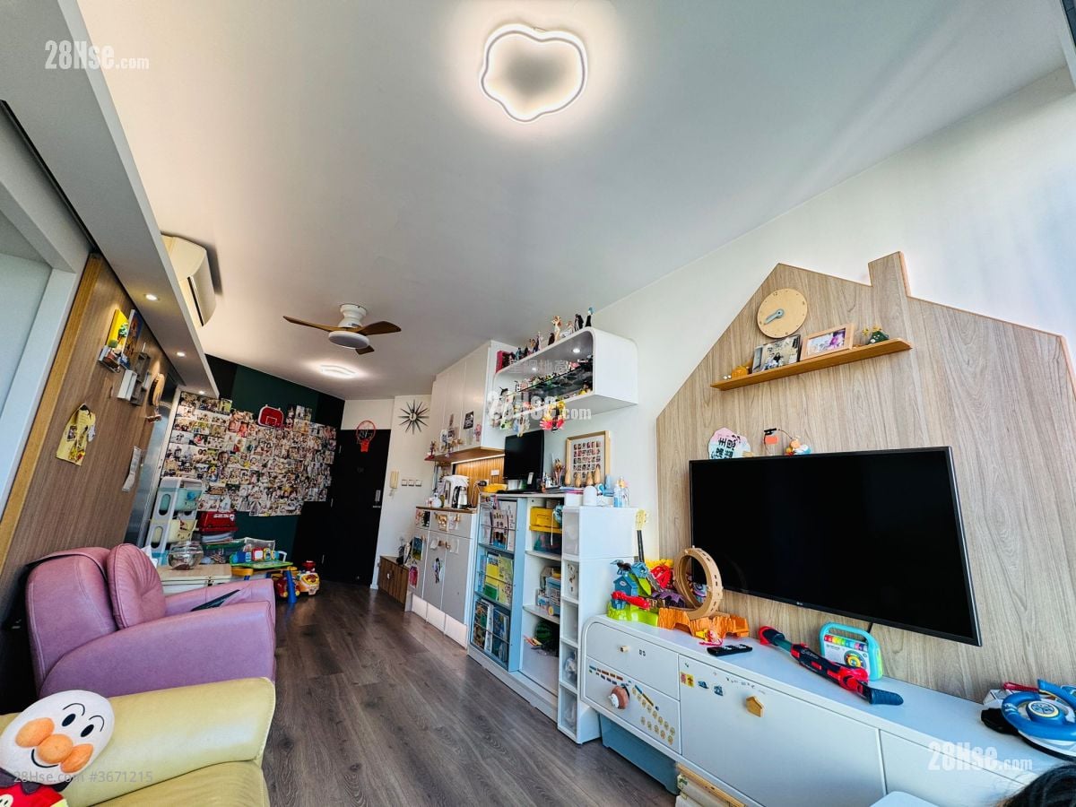 Fuller Gardens Sell 2 Bedrooms , 1 Bathroom 496 ft²