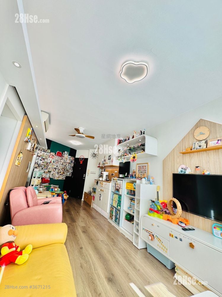 Fuller Gardens Sell 2 Bedrooms , 1 Bathroom 496 ft²