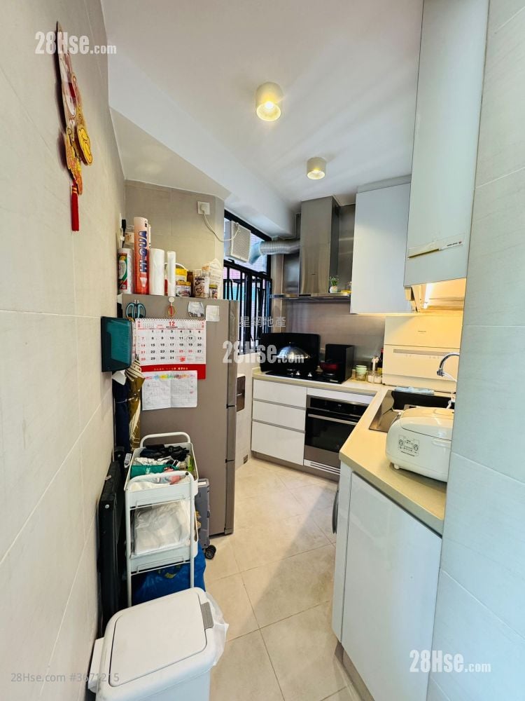 Fuller Gardens Sell 2 Bedrooms , 1 Bathroom 496 ft²