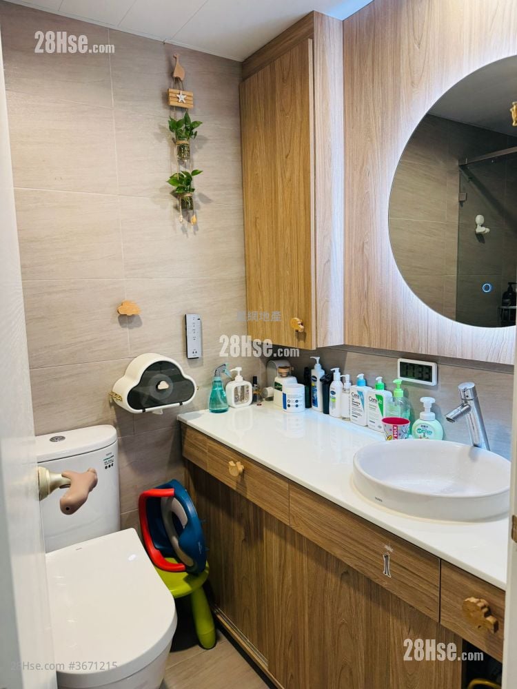 Fuller Gardens Sell 2 Bedrooms , 1 Bathroom 496 ft²