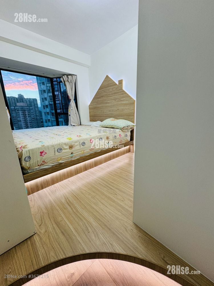 Fuller Gardens Sell 2 Bedrooms , 1 Bathroom 496 ft²