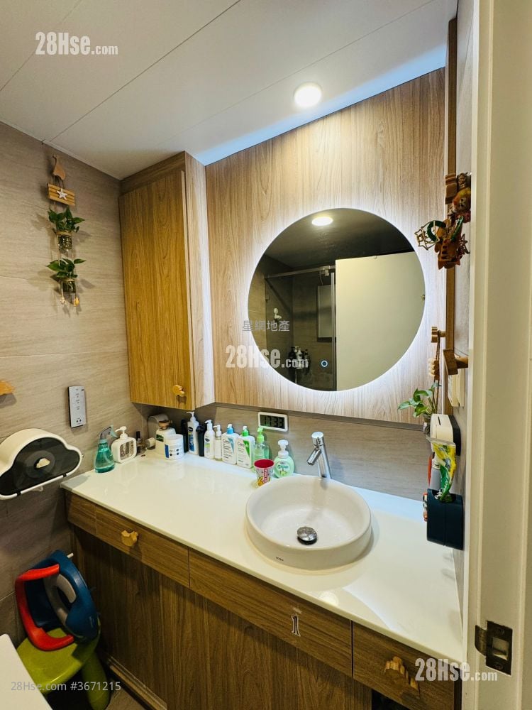 Fuller Gardens Sell 2 Bedrooms , 1 Bathroom 496 ft²