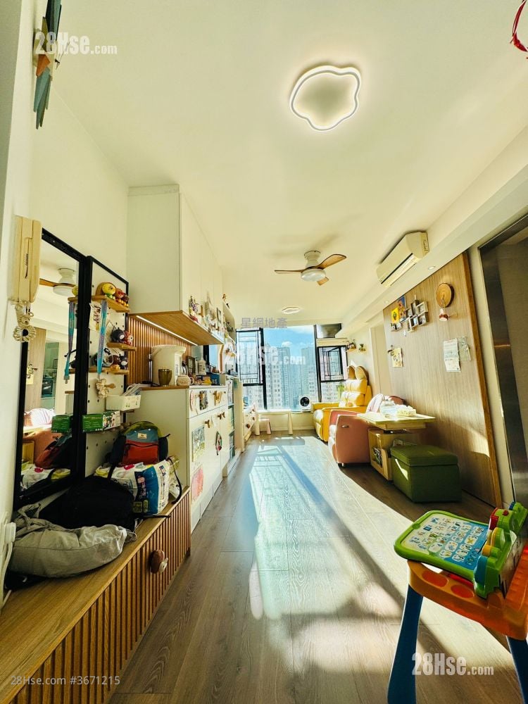 Fuller Gardens Sell 2 Bedrooms , 1 Bathroom 496 ft²