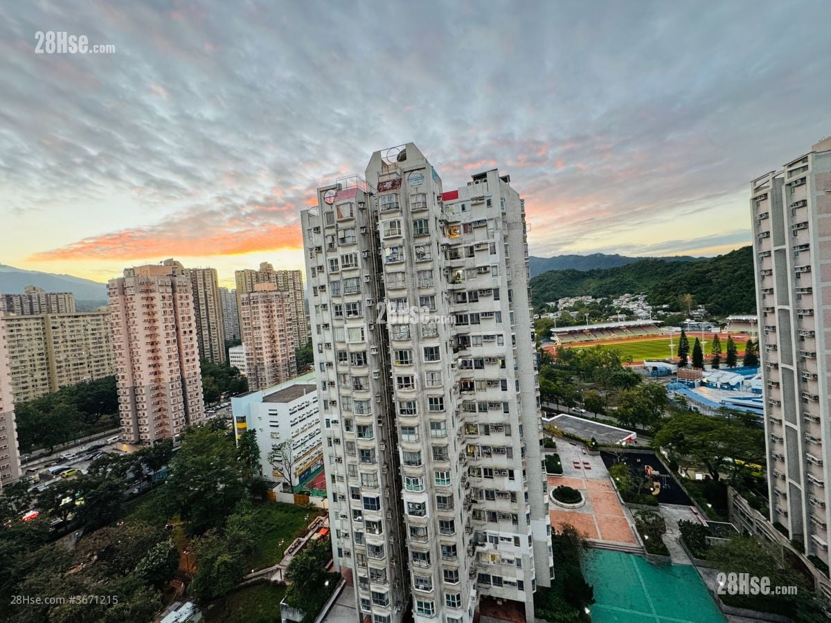 Fuller Gardens Sell 2 Bedrooms , 1 Bathroom 496 ft²