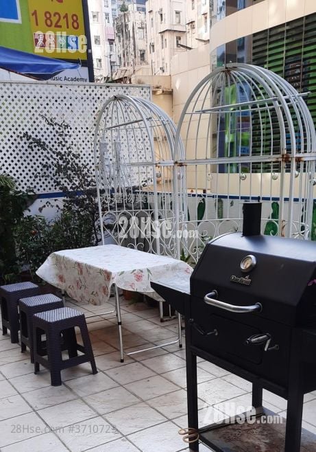 Marble Court Sell 2 Bedrooms , 1 Bathroom 299 ft²