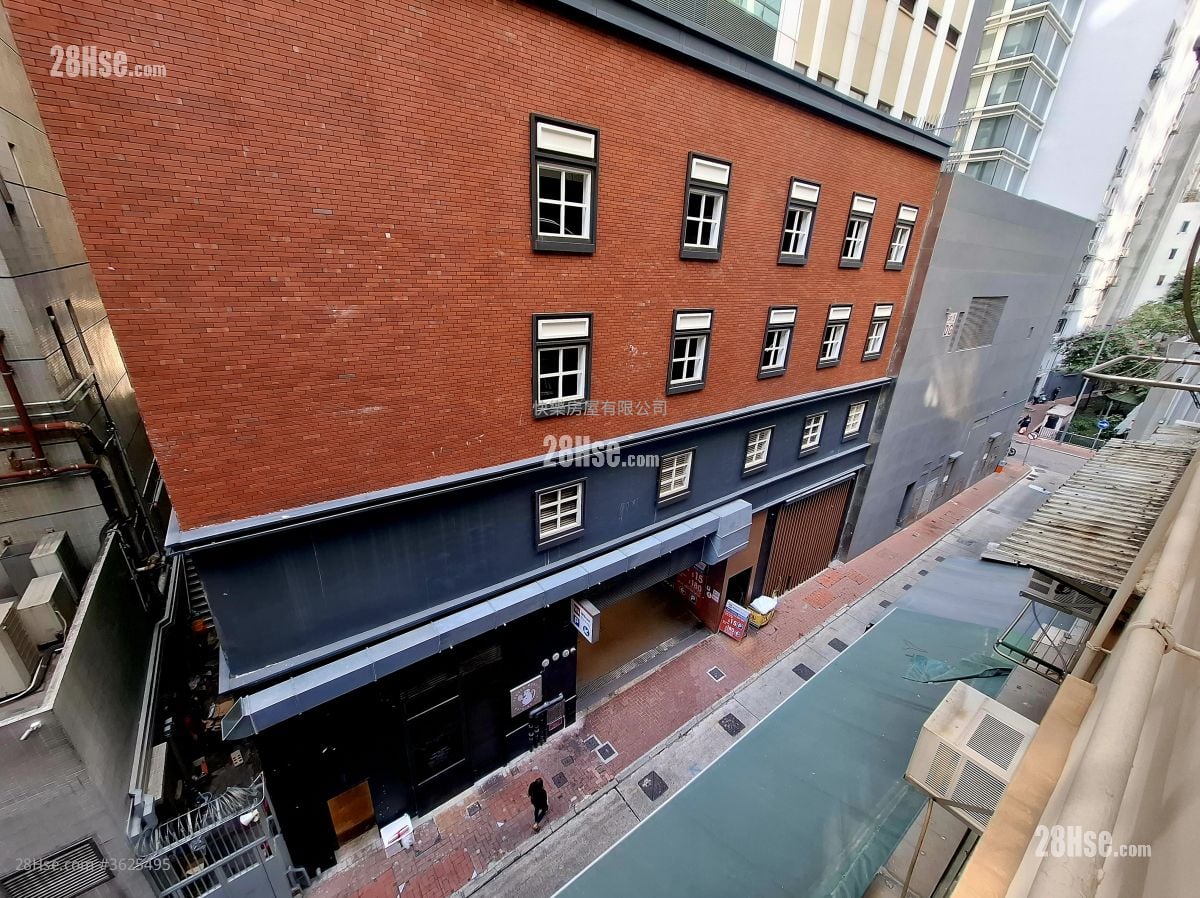 Kam Fai House Rental 2 Bedrooms , 1 Bathroom 343 ft²