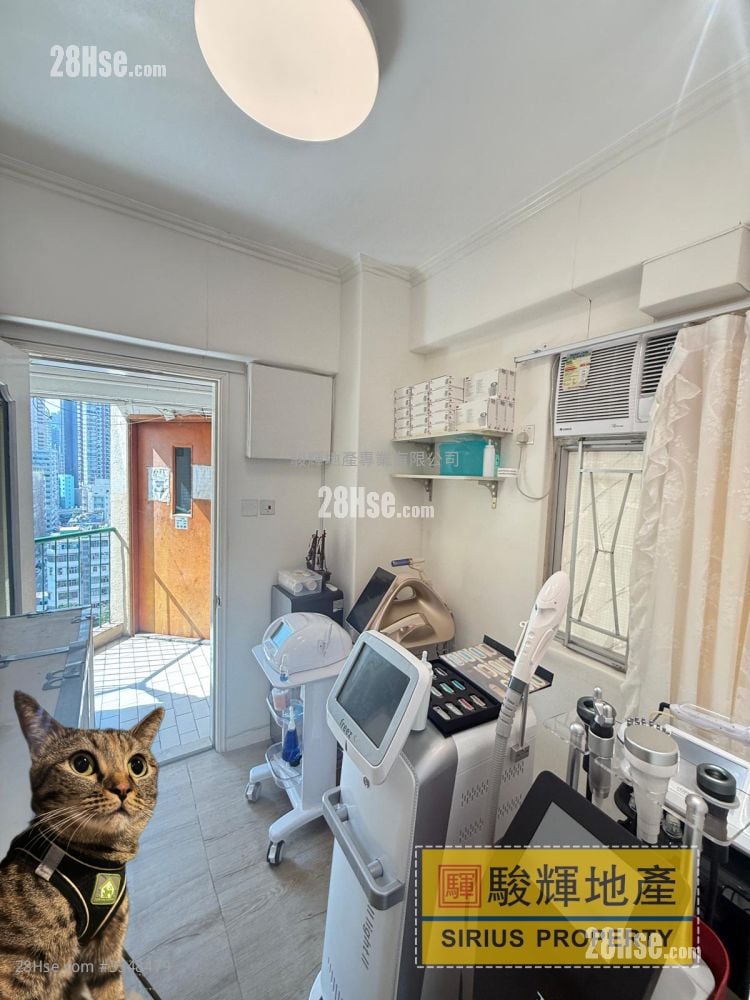 Golden Plaza Sell 3 Bedrooms , 1 Bathroom 305 ft²