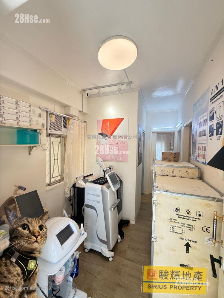 Golden Plaza Sell 3 Bedrooms , 1 Bathroom 305 ft²