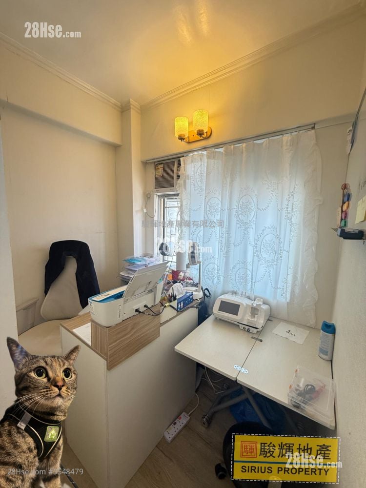 Golden Plaza Sell 3 Bedrooms , 1 Bathroom 305 ft²