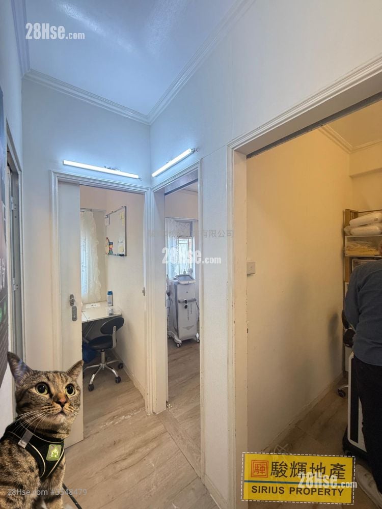 Golden Plaza Sell 3 Bedrooms , 1 Bathroom 305 ft²