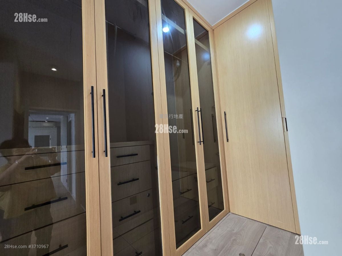 The Hillgrove Sell 3 Bedrooms , 2 Bathrooms 736 ft²