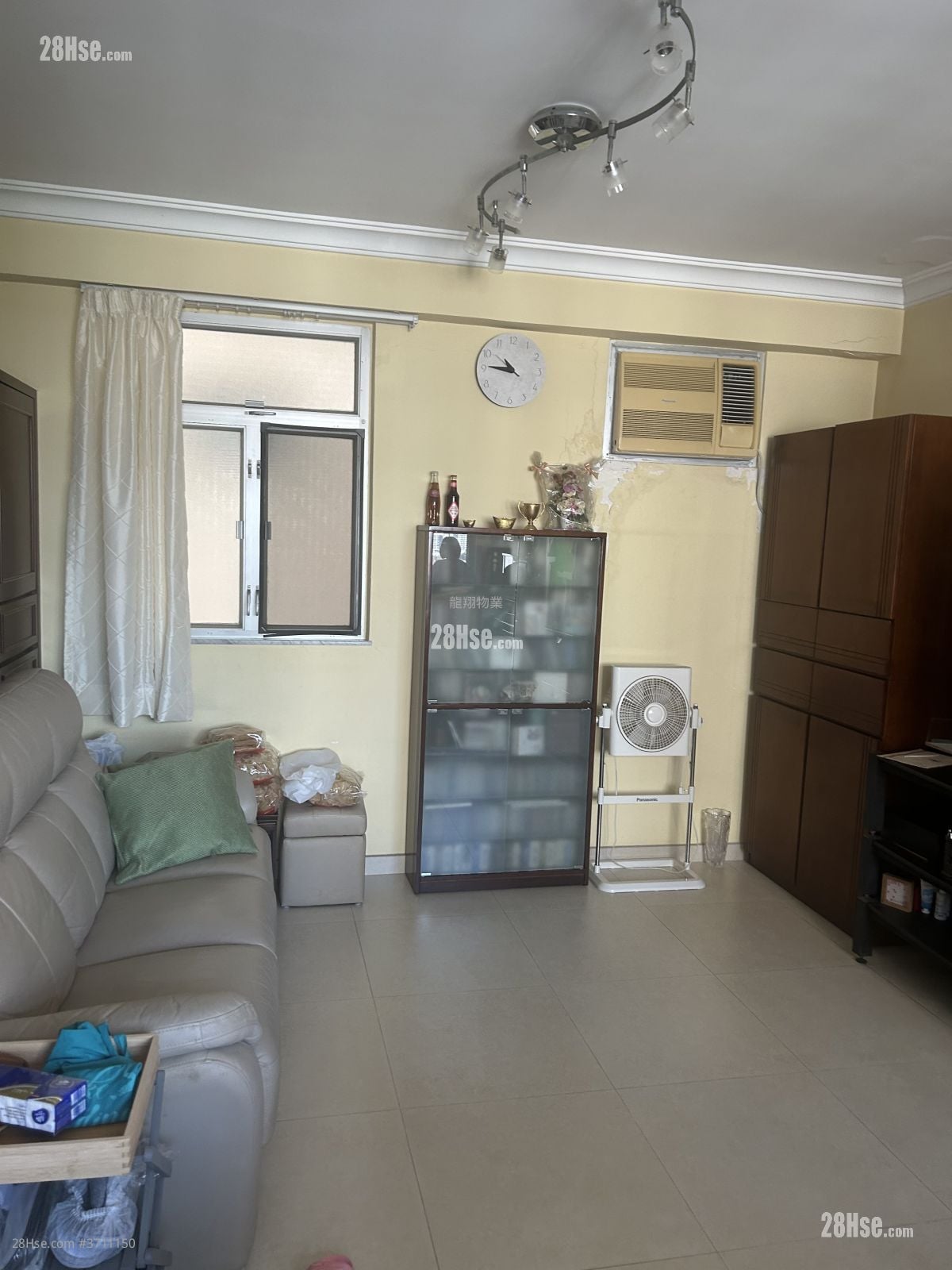 Yee On Court Sell 2 Bedrooms , 1 Bathroom 707 ft²