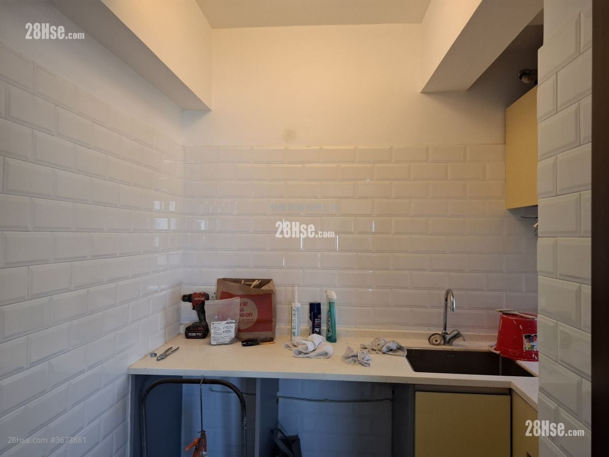 Connaught Garden Rental 2 Bedrooms , 1 Bathroom 340 ft²