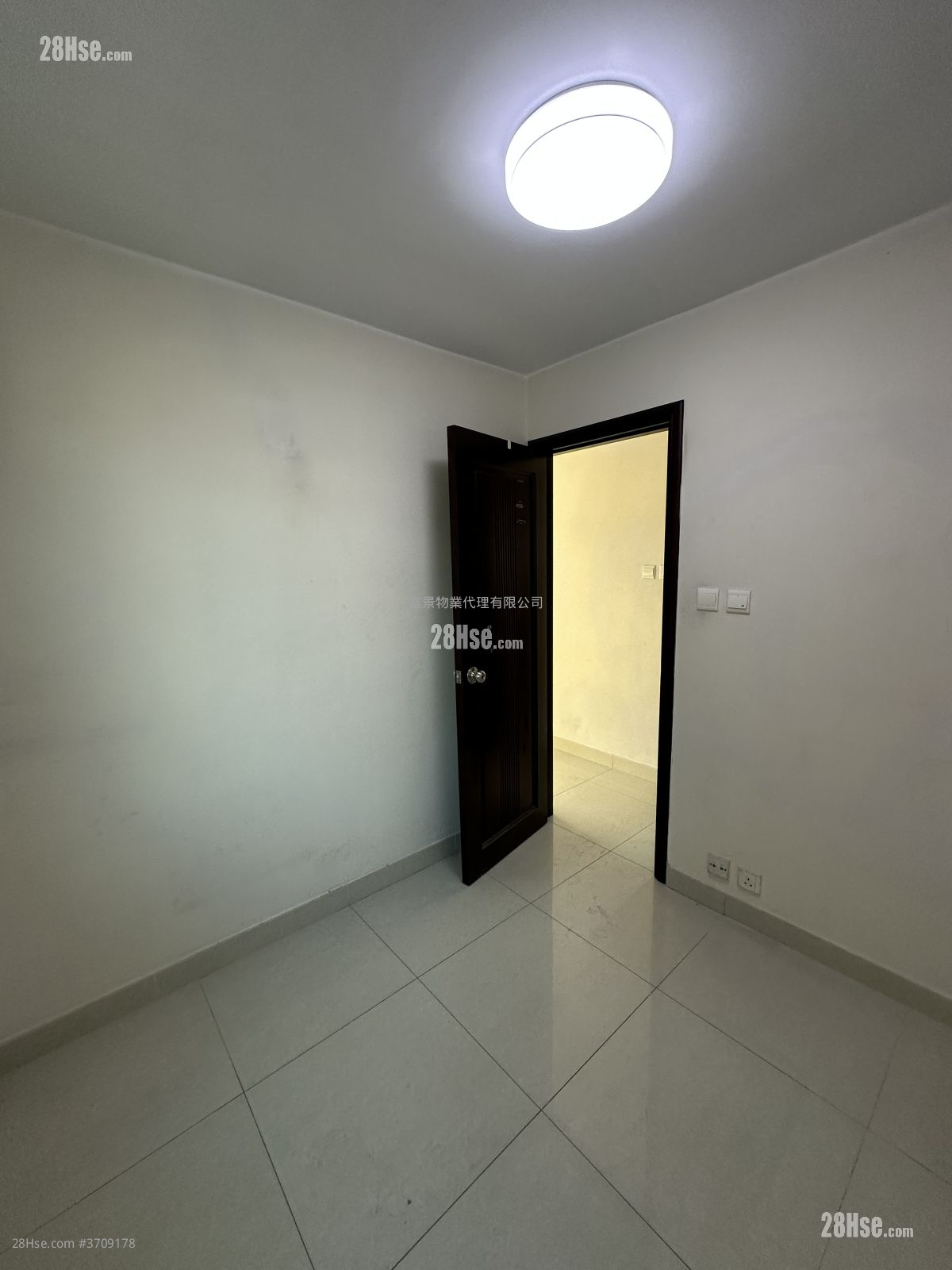 村屋 租盤 3 房 , 1 浴室 653 平方呎