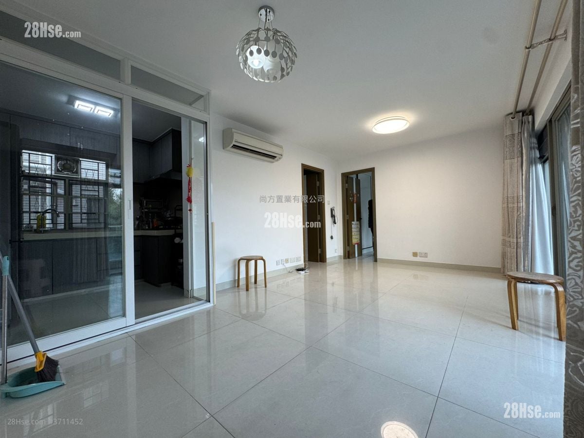 村屋 售盘 2 房 , 2 浴室 700 平方尺