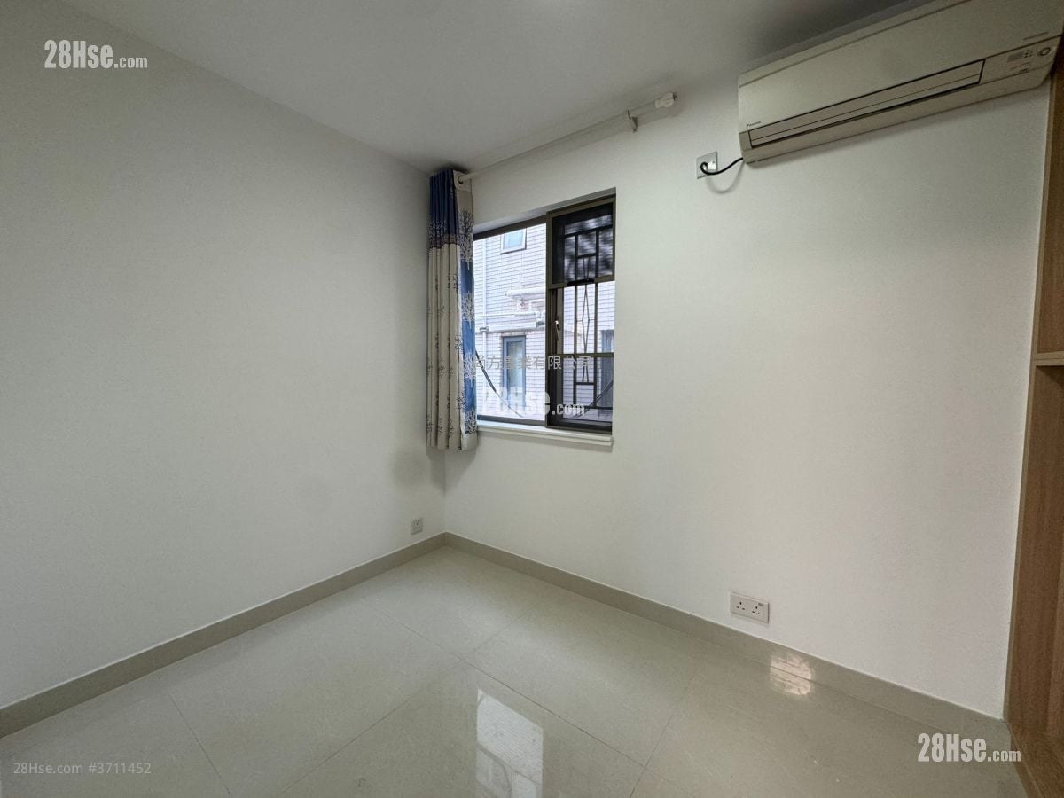 村屋 售盘 2 房 , 2 浴室 700 平方尺