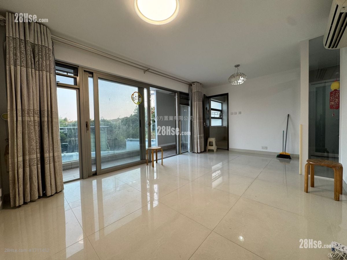 村屋 售盘 2 房 , 2 浴室 700 平方尺