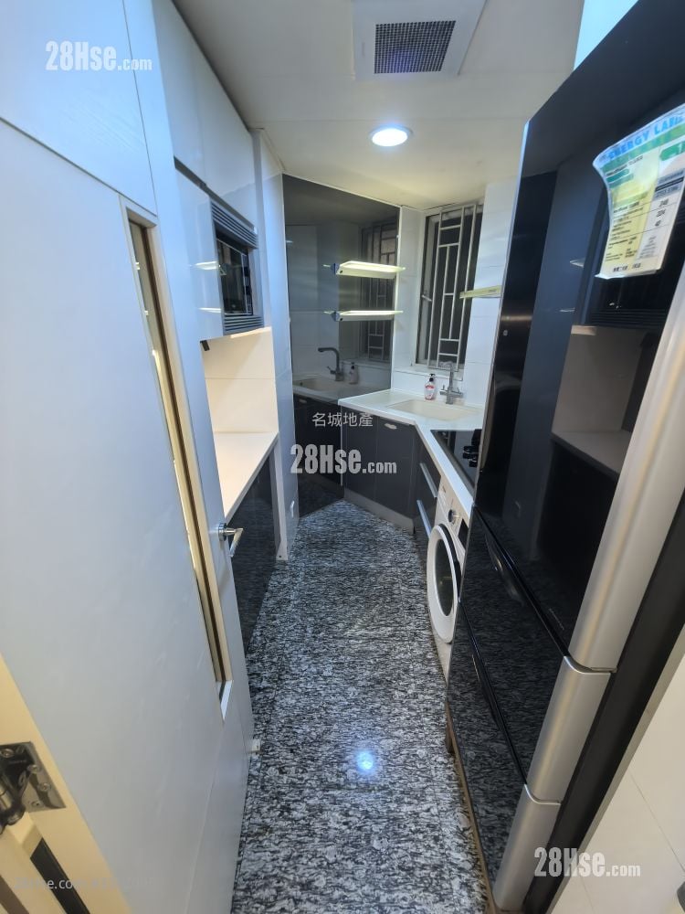 Festival City Sell 3 Bedrooms , 2 Bathrooms 784 ft²