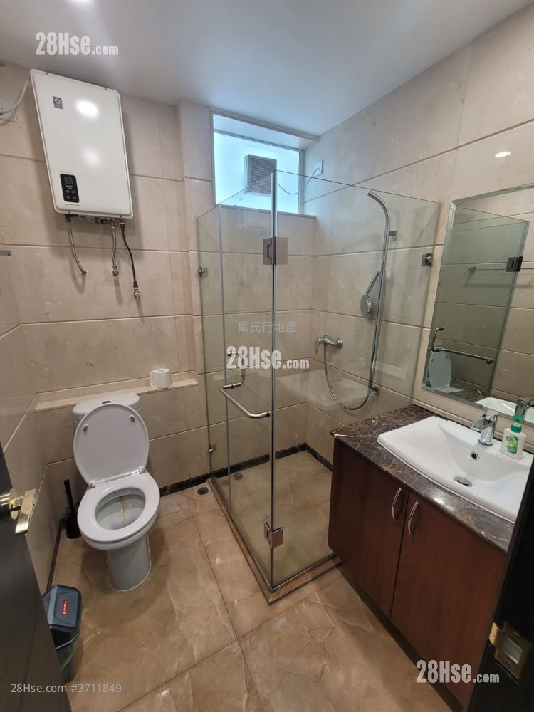 藍地別墅 租盤 5+ 房 , 5+ 浴室 4,000 平方呎