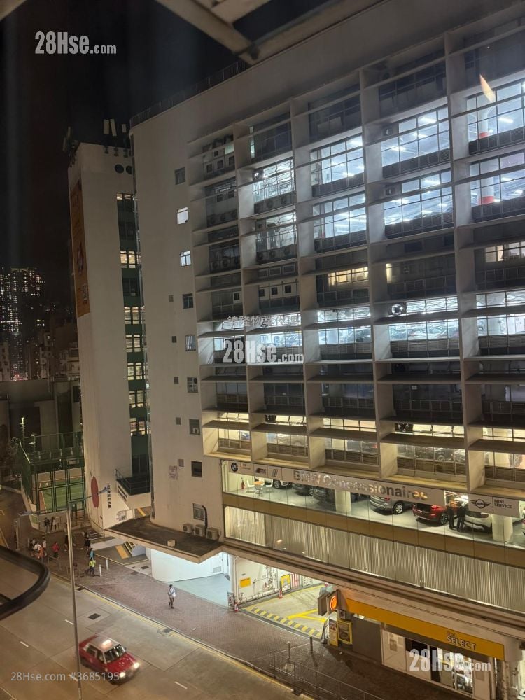 Lucky Building Sell 3 Bedrooms , 1 Bathroom 597 ft²