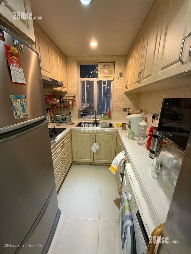 Lucky Building Sell 3 Bedrooms , 1 Bathroom 597 ft²