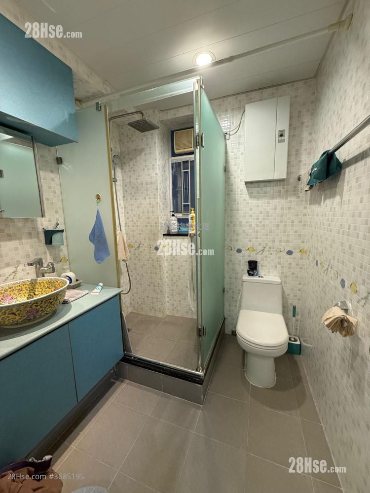 Lucky Building Sell 3 Bedrooms , 1 Bathroom 597 ft²